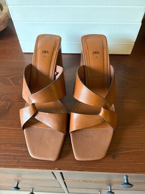 Zara Tan Leather Knot Strap Block Heel Mules sz 40/9